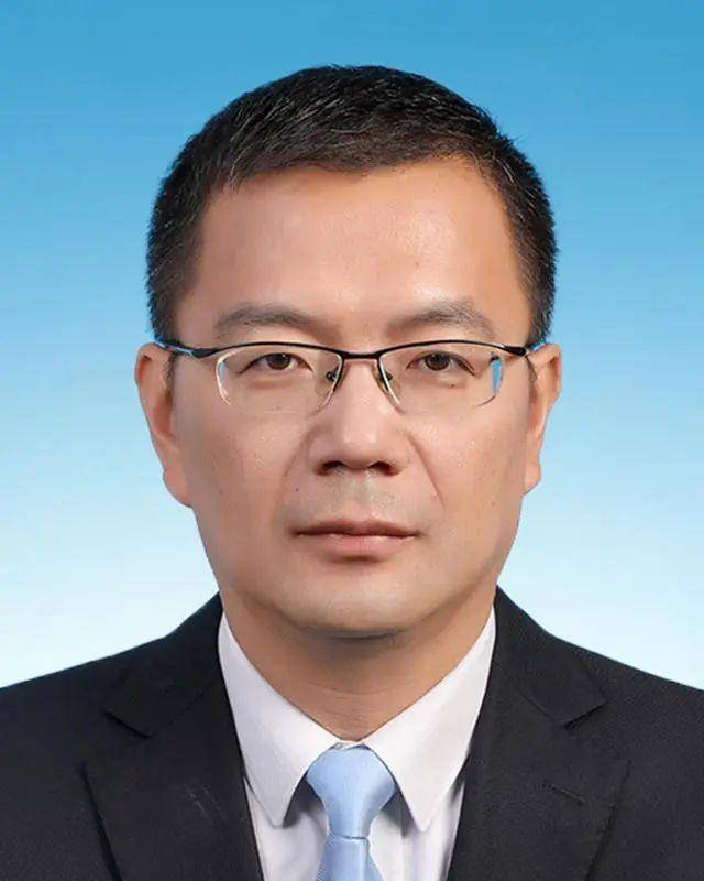 75后的他履新重庆<strong></p>
<p>公开发行证券</strong>，曾在福建工作