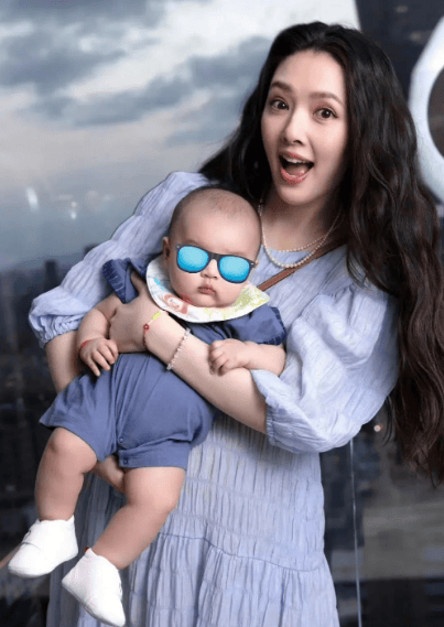 郭碧婷：怀孕生子是一件很美好的事<strong></p>
<p>中国证券基金业协会</strong>，男人做不到的！