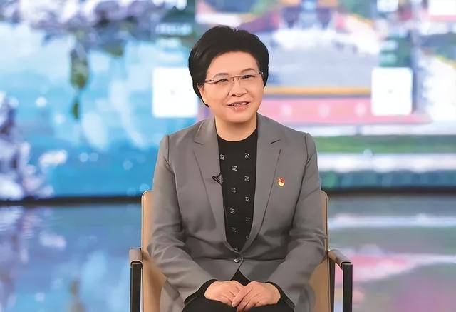 韩立明<strong></p>
<p>腾讯证券</strong>，不再担任江苏省委常委、南京市委书记的职务（附简历）