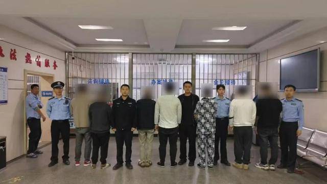 江西青原警方捣毁一个卖淫团伙<strong></p>
<p>证券投资分析</strong>，抓获涉案人员30人，10人涉嫌组织卖淫罪被刑拘