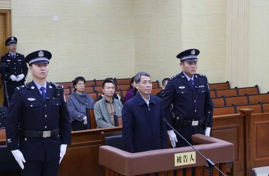 国务院未批复情况下<strong></p>
<p>海顺证券</strong>，吴炜要求有关单位以举债融资等方式建设交通项目，造成重大损失和恶劣影响