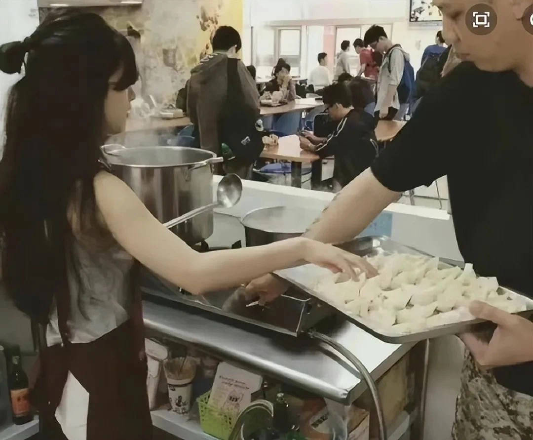 考古 | 赵露思因病停工引担忧<strong></p>
<p>证券考试</strong>，从普通女孩到顶流小花，26岁的她是如何一路逆袭的？