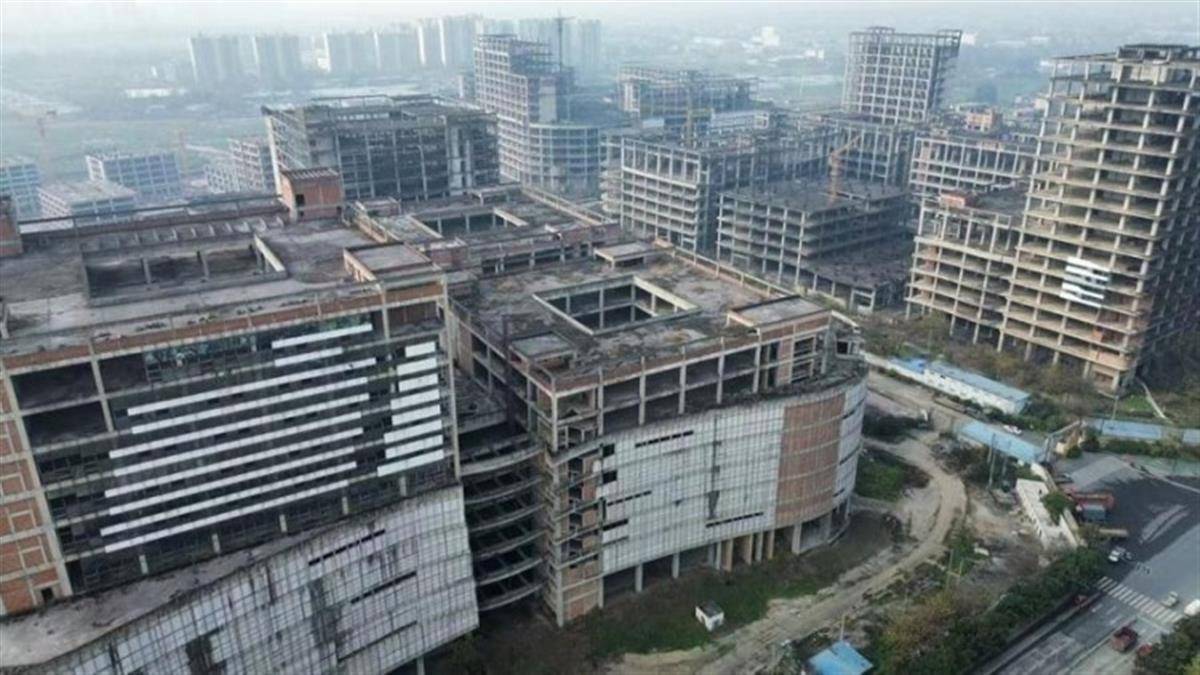 成都烂尾10年的重点项目即将拍卖<strong></p>
<p>金融证券</strong>，起拍价近28亿元，法院此前判其“具有挽救价值”