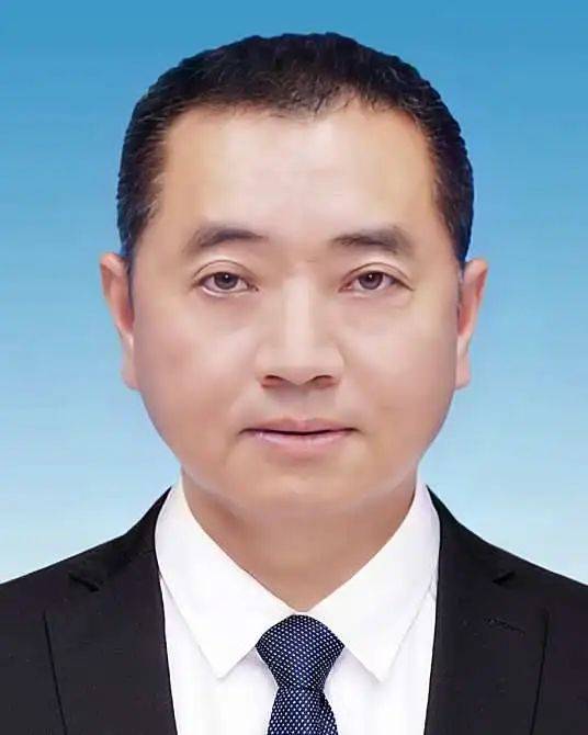 作为“一把手”<strong></p>
<p>艾达币交易app</strong>，他经常在上班时间外出打牌