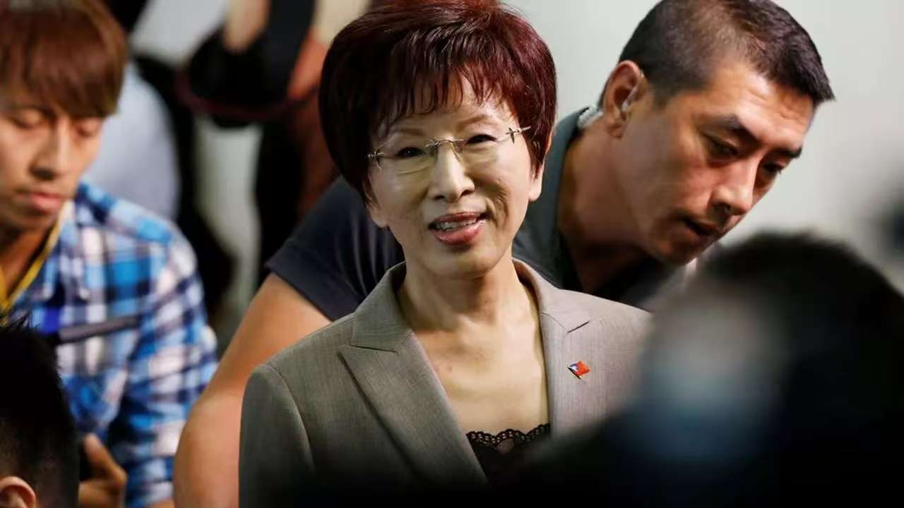 洪秀柱亮相北京<strong></p>
<p>ETH交易平台</strong>，特殊站位有说法，不惧台当局威胁，民进党气急败坏！