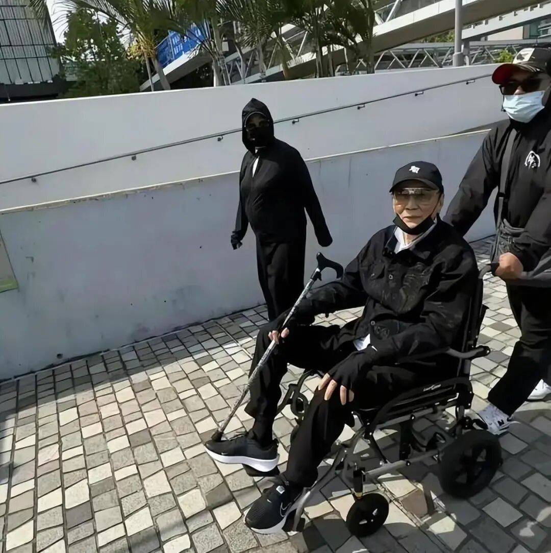 考古|89岁谢贤现身依旧时髦！与小49岁女友分手后开搞事业<strong></p>
<p>ETH交易平台</strong>，疑已交代后事的他太潇洒