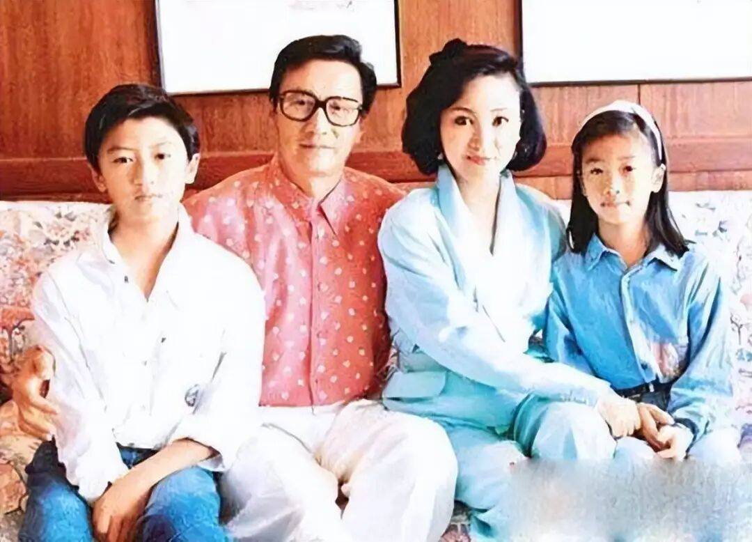 考古|89岁谢贤现身依旧时髦！与小49岁女友分手后开搞事业<strong></p>
<p>ETH交易平台</strong>，疑已交代后事的他太潇洒