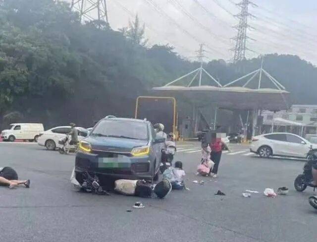 广州白云区一车辆撞倒学生<strong></p>
<p>USDT交易平台</strong>，家长建议加装红绿灯