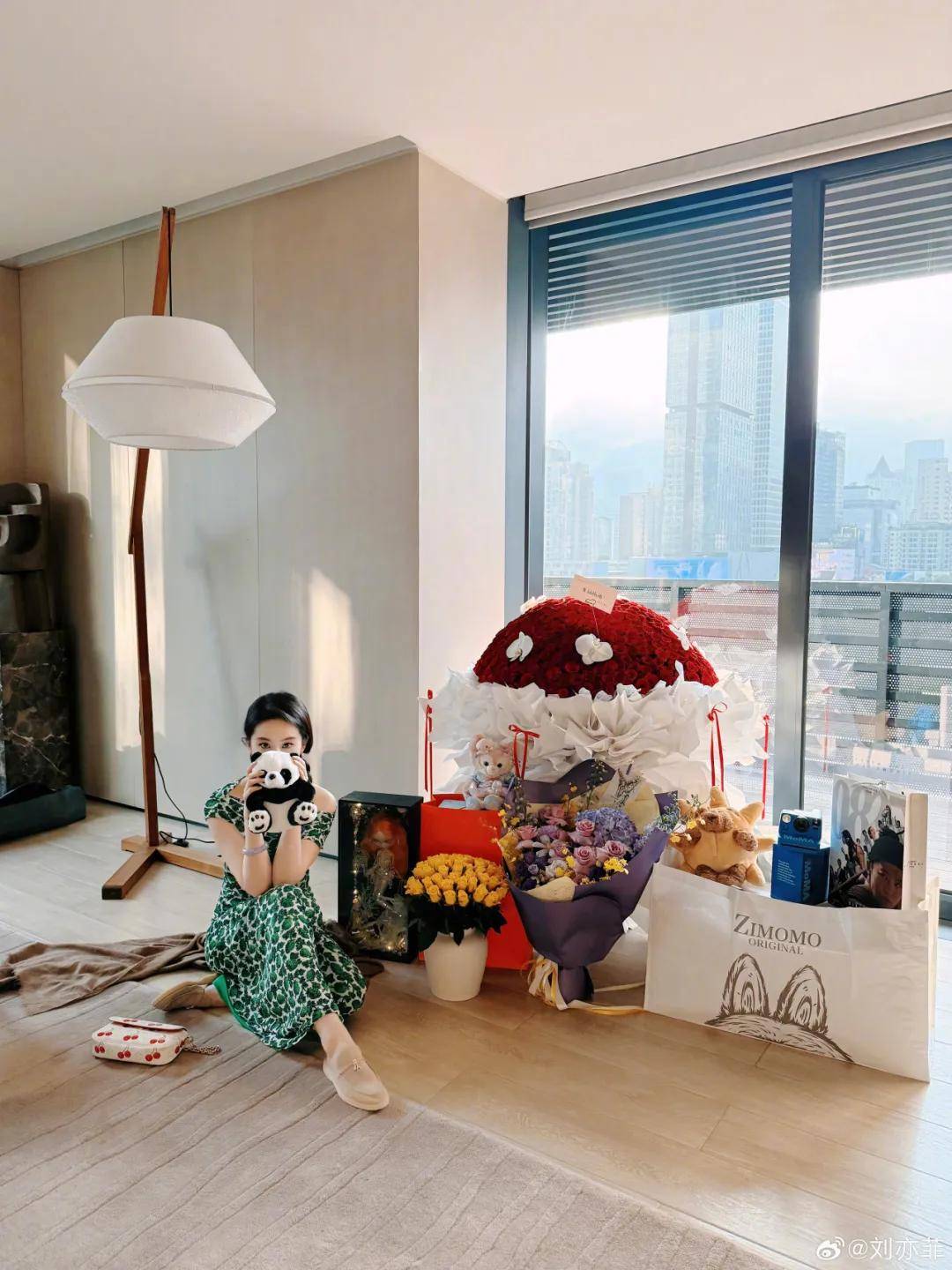 杨幂把钥匙扣扎在马尾上<strong></p>
<p>USDT交易平台</strong>，瞬间实现满39减20！