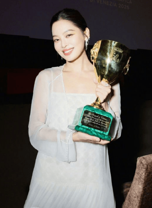 辛芷蕾称收到女演员们集体送祝福：<strong></p>
<p>泰达币交易平台</strong>我们之间的氛围都很好
