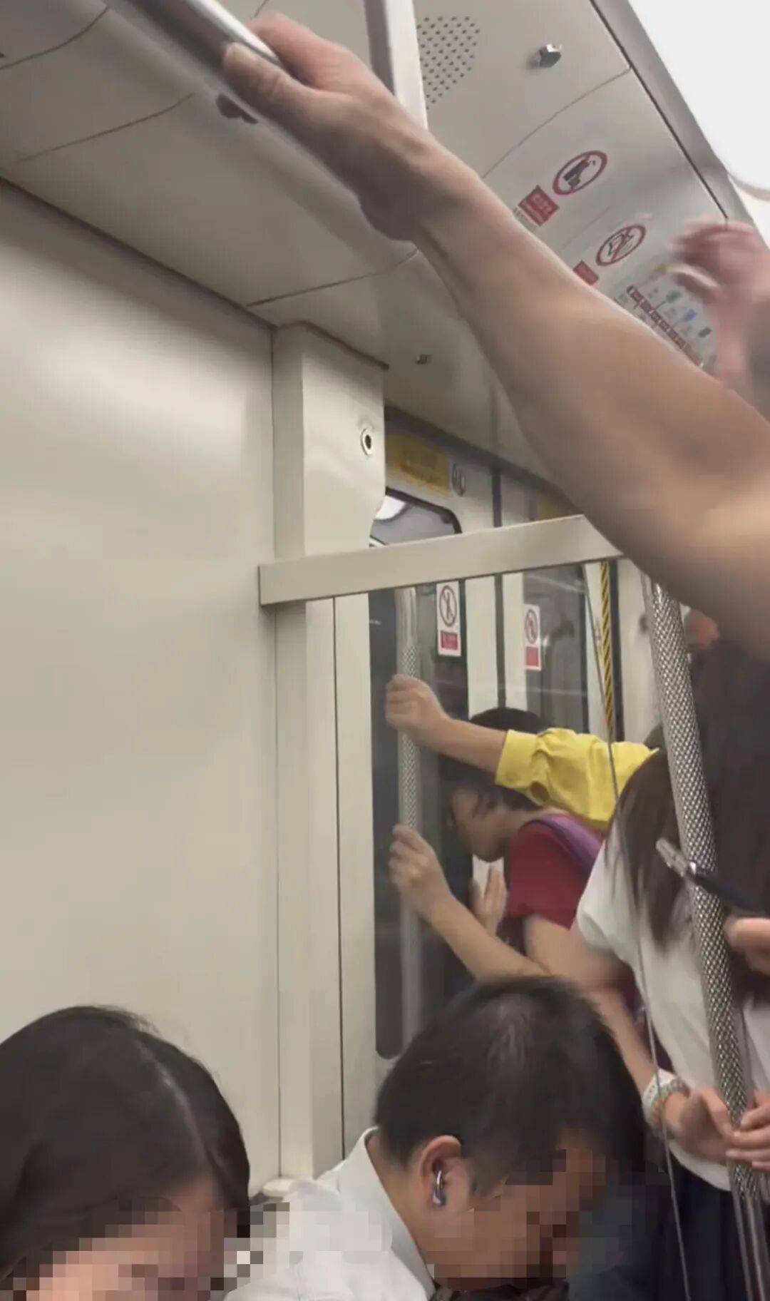 挤爆！深圳一地铁线晚高峰又出故障<strong></p>
<p>BNB交易平台</strong>，网友：快一小时三个站没走完