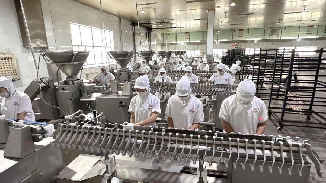 秋林里道斯红肠攻占全国超市<strong></p>
<p>币安币交易平台</strong>,还要冲千亿全球市场 | 百年老字号“守正创新”破圈:一根红肠年售17亿元