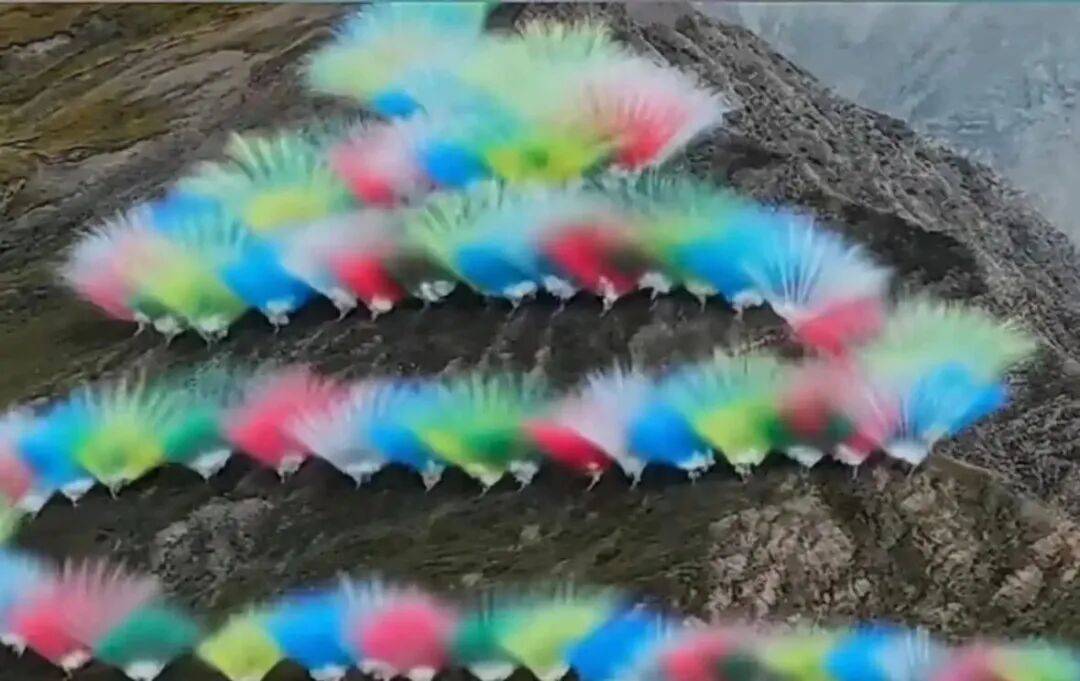 蔡国强烟花秀玩“炸”了<strong></p>
<p>币安币交易平台</strong>,我们究竟需要怎样的“生态艺术”?