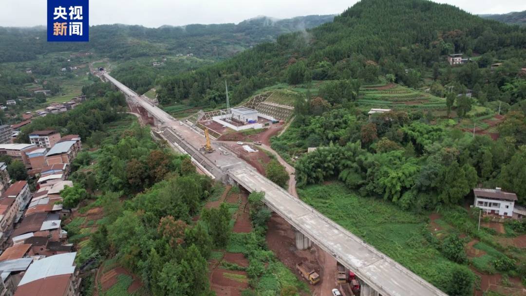 重庆️万州<strong></p>
<p>币安币交易平台</strong>，1小时飙拢！渝万高铁关键节点打通→