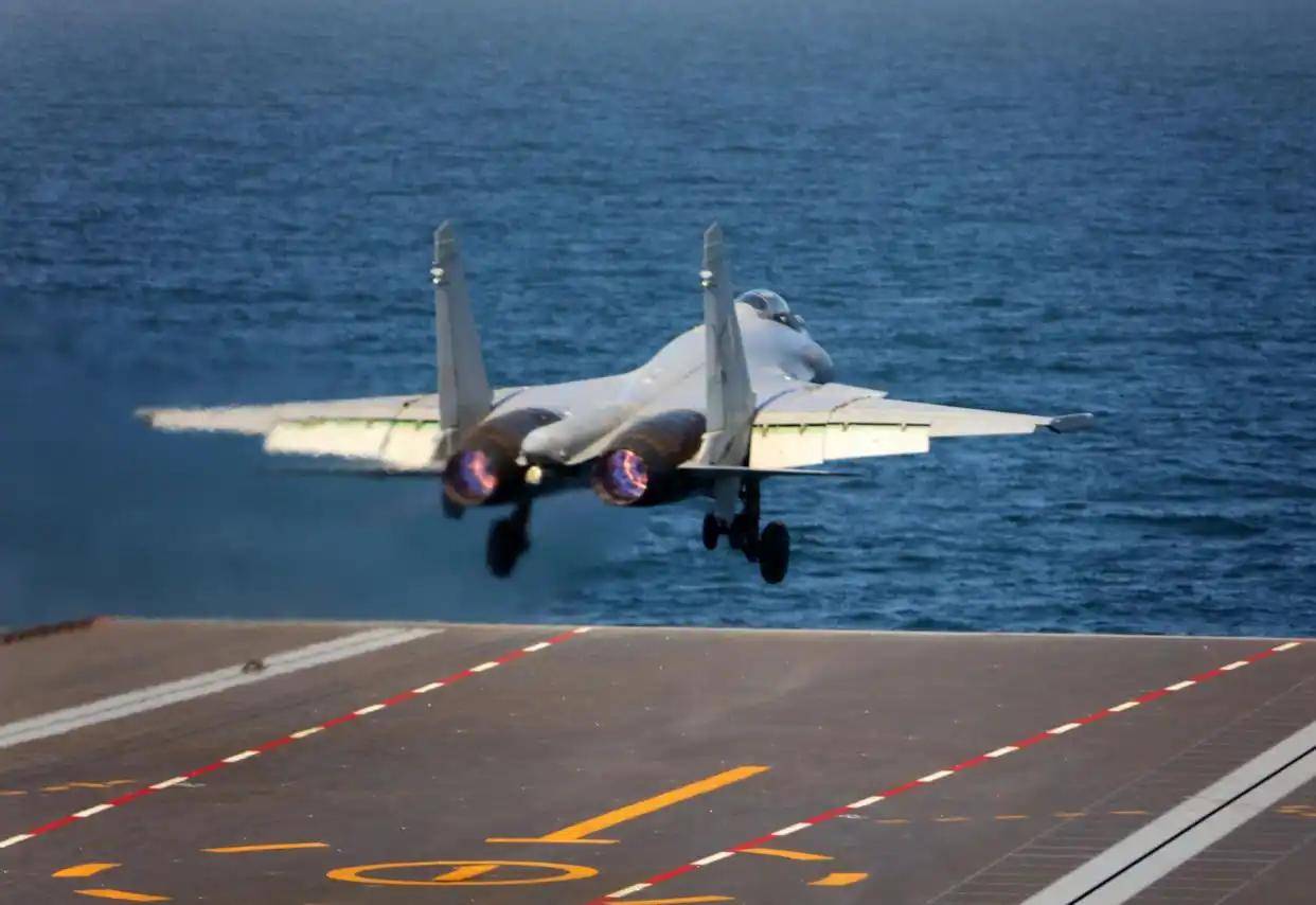 现场高清大图<strong></p>
<p>ADA交易平台</strong>！一起感受舰载机弹射起飞“首秀”震撼瞬间