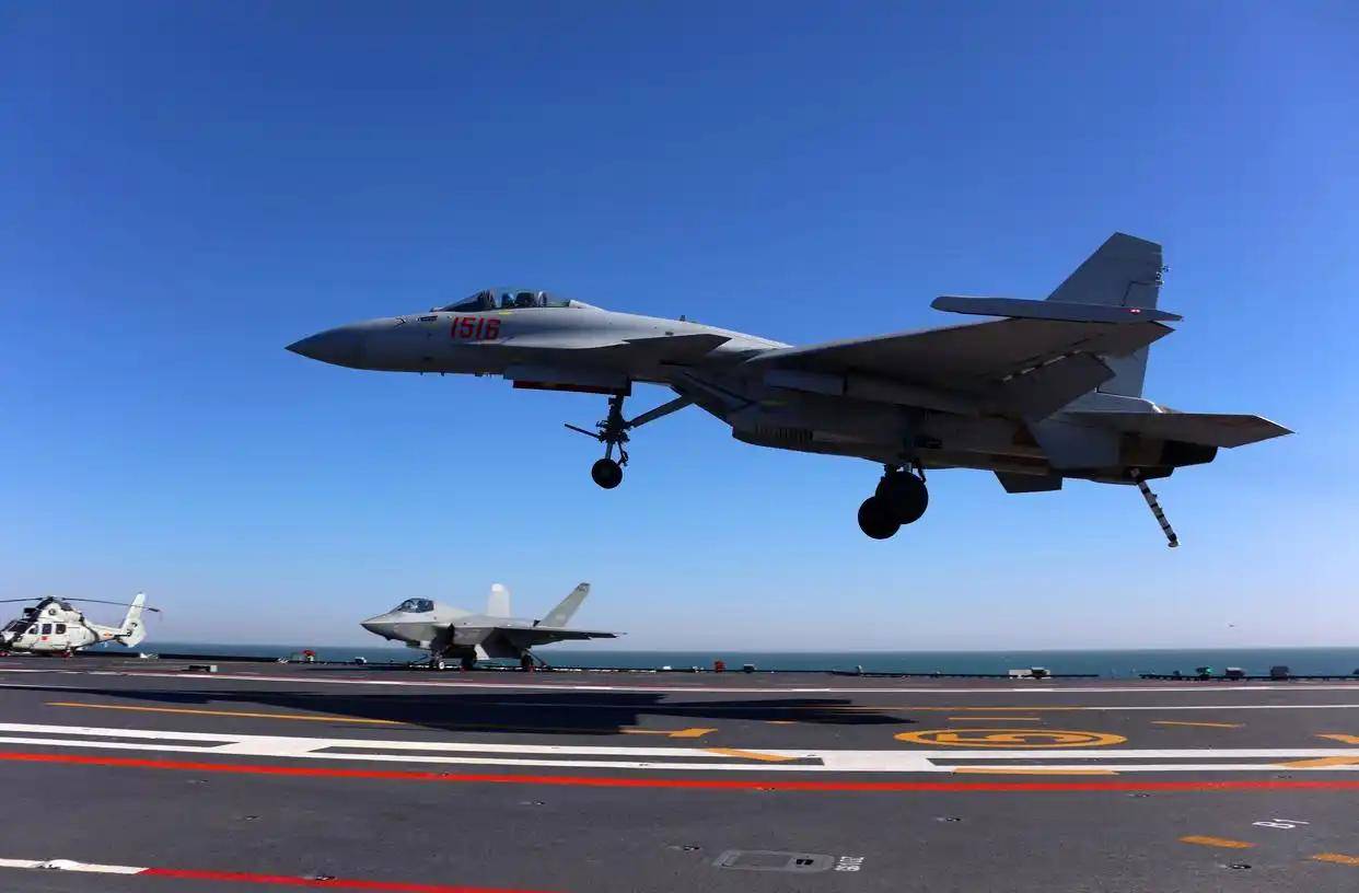 现场高清大图<strong></p>
<p>ADA交易平台</strong>！一起感受舰载机弹射起飞“首秀”震撼瞬间