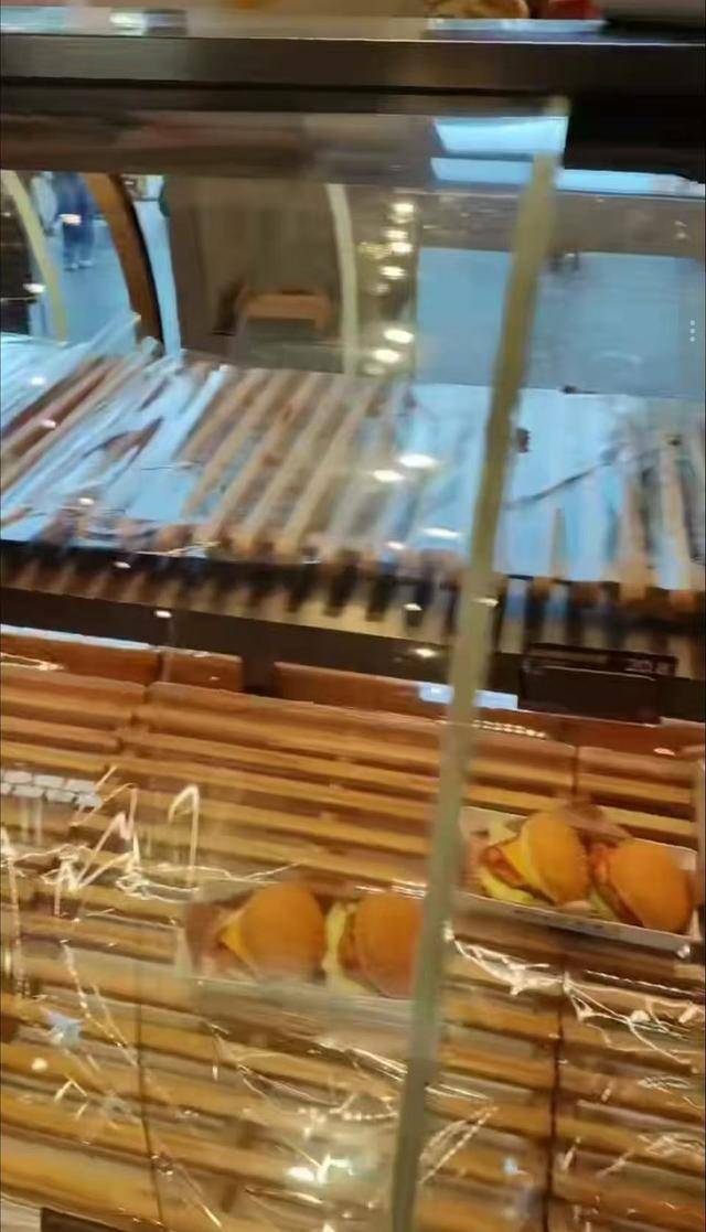 超强台风来袭<strong></p>
<p>ADA交易平台</strong>，广东当地人：提醒储备3天物资较罕见