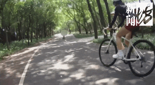 上海一女子超速骑行遇“回头杀”<strong></p>
<p>BCH交易平台</strong>,与小朋友碰撞后飞出倒地骨折……双方提起诉讼,法院这样判→