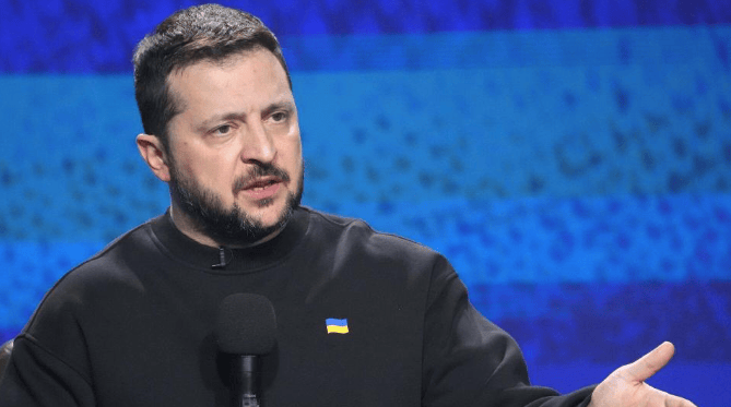 泽连斯基当着全世界的面，向中方喊出一句话，关键时刻，特朗普对俄态度大变，事情果然不简单