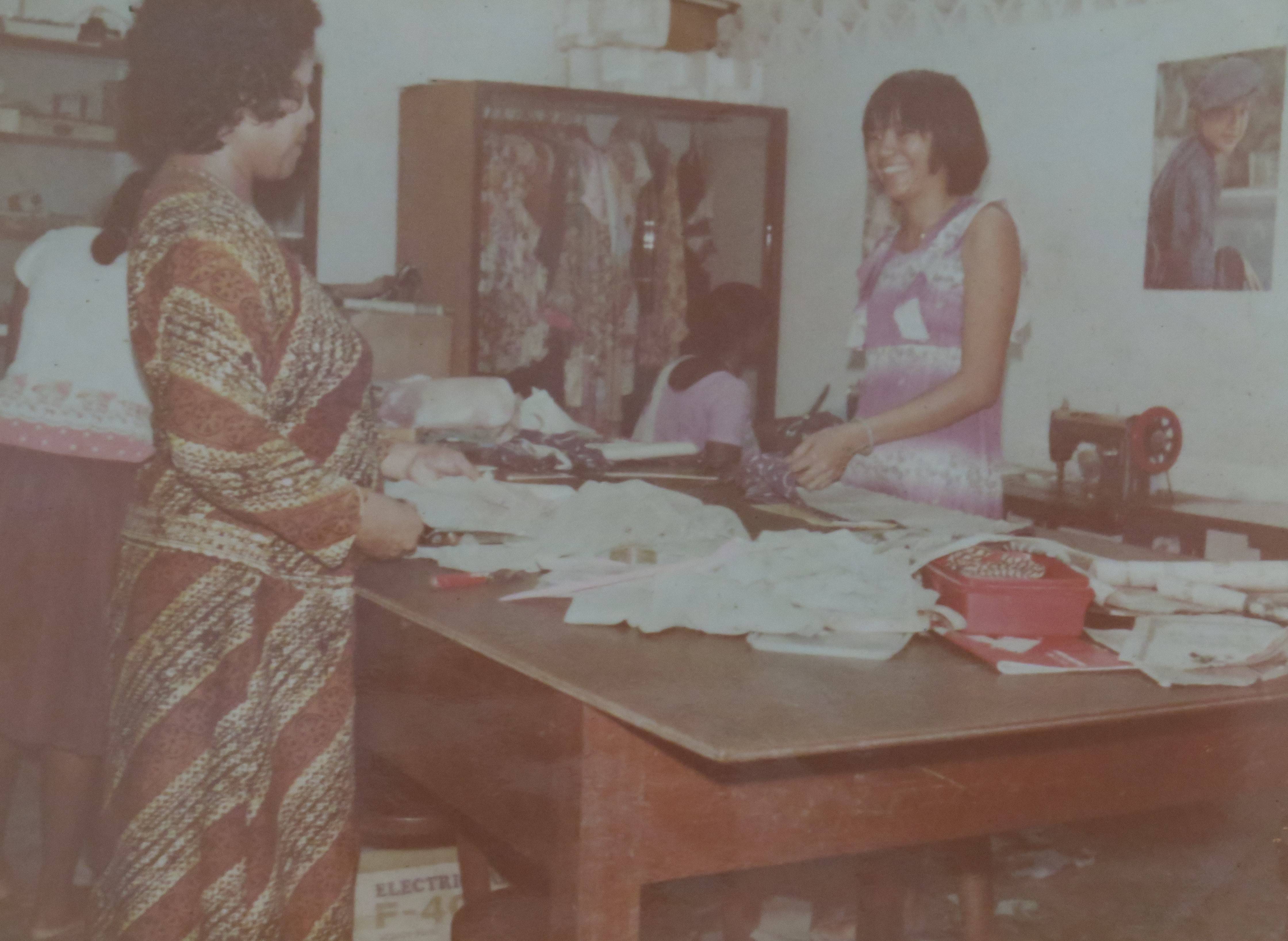 母亲葬礼上无名字 女儿写书为她“伸冤”