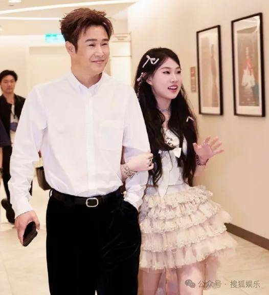 这场晚会台下简直是追星现场<strong></p>
<p>比特现金交易平台</strong>，名场面太多了吧？