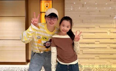 这场晚会台下简直是追星现场<strong></p>
<p>比特现金交易平台</strong>，名场面太多了吧？