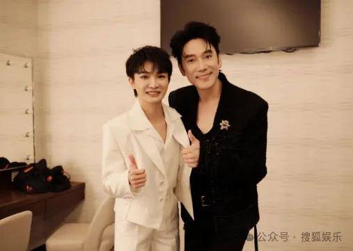 这场晚会台下简直是追星现场<strong></p>
<p>比特现金交易平台</strong>，名场面太多了吧？