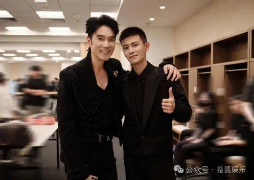 这场晚会台下简直是追星现场<strong></p>
<p>比特现金交易平台</strong>，名场面太多了吧？