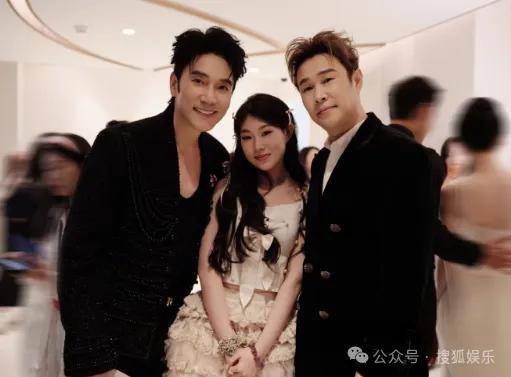 这场晚会台下简直是追星现场<strong></p>
<p>比特现金交易平台</strong>，名场面太多了吧？