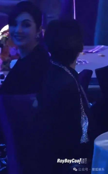 这场晚会台下简直是追星现场<strong></p>
<p>比特现金交易平台</strong>，名场面太多了吧？