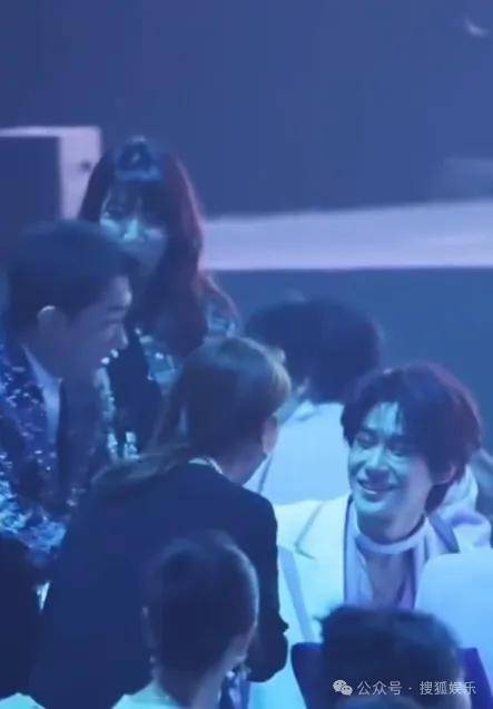 这场晚会台下简直是追星现场<strong></p>
<p>比特现金交易平台</strong>，名场面太多了吧？