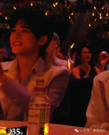 这场晚会台下简直是追星现场<strong></p>
<p>比特现金交易平台</strong>，名场面太多了吧？
