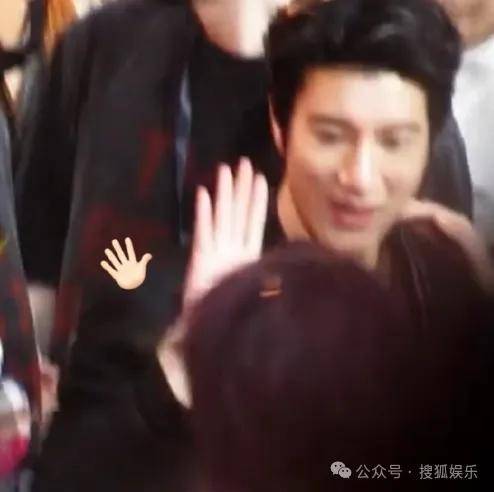 这场晚会台下简直是追星现场<strong></p>
<p>比特现金交易平台</strong>，名场面太多了吧？