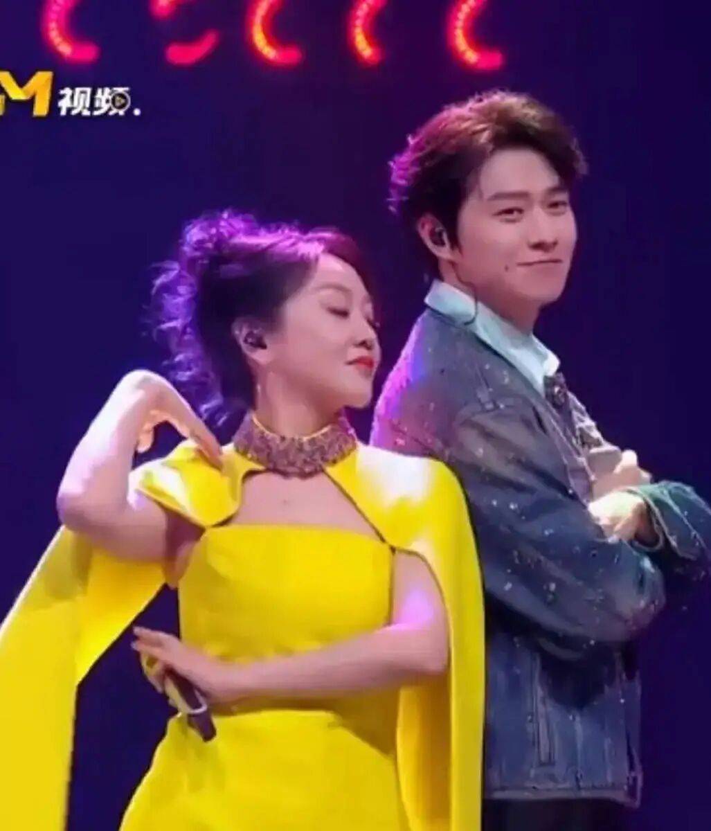 闫妮微醺式演唱再上热搜!35岁爆红后速成大满贯视后<strong></p>
<p>比特现金交易平台</strong>,她是松弛美学的代言人