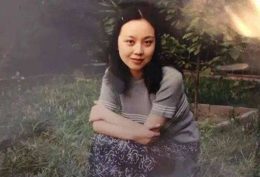 闫妮微醺式演唱再上热搜!35岁爆红后速成大满贯视后<strong></p>
<p>比特现金交易平台</strong>,她是松弛美学的代言人