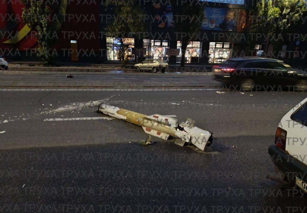 大乌龙!乌军爱国者竟炸自己<strong></p>
<p>LTC交易平台</strong>,俄军导弹爆炸,掀翻波兰大使馆屋顶