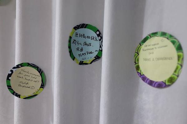 当年轻人走进二手市场:“买二手是年轻人更聪明的选择”