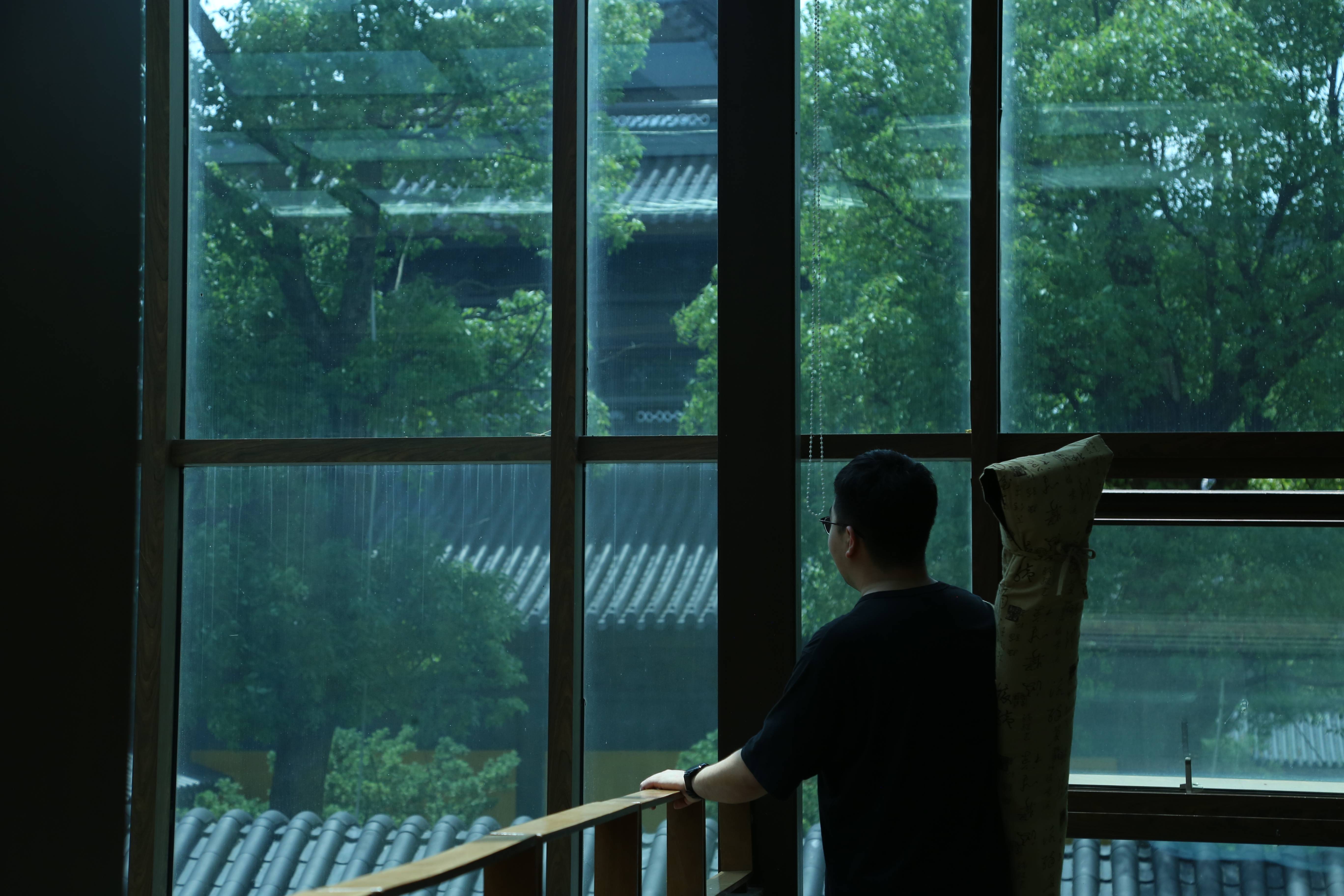 从报社到寺院<strong></p>
<p>莱特币交易平台</strong>，95后打工人把经历说成脱口秀