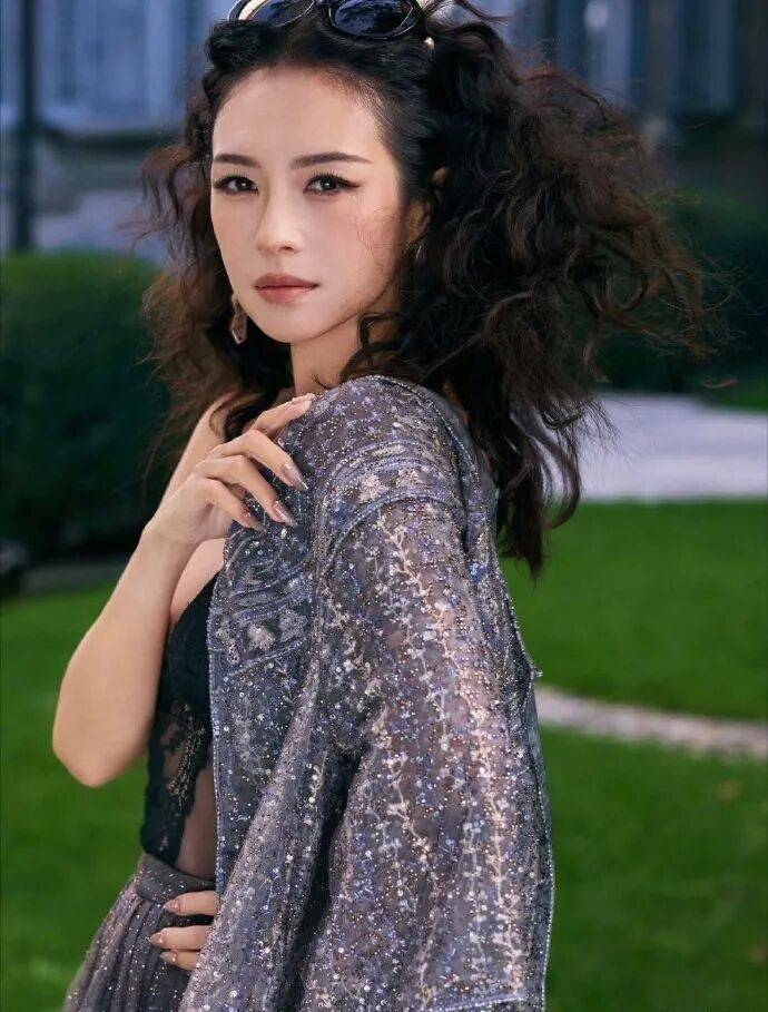 时装周上的女明星<strong></p>
<p>BSV交易平台</strong>，秋冬氛围感一键封顶！