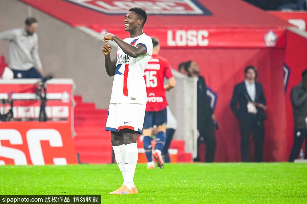 法甲-门德斯任意球姆巴佩弟弟弑旧主绝平 巴黎1-1里尔