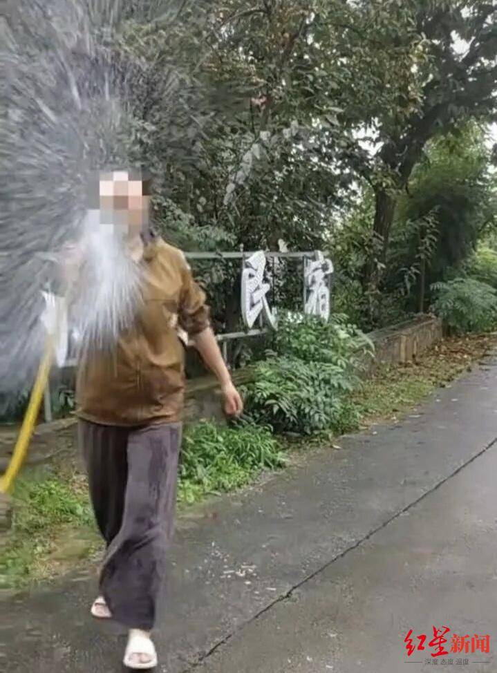 游客景区内“捡板栗壳”与民宿老板起冲突<strong></p>
<p>区块链挖矿交易平台</strong>,官方曾发文邀约捡板栗,景区称已处理完毕