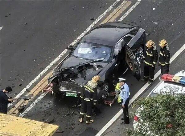 陈震谈劳斯莱斯车祸后续:对方为网约车<strong></p>
<p>区块链挖矿交易平台</strong>,已联系到伤者家属,会全力支付应该负担的赔偿