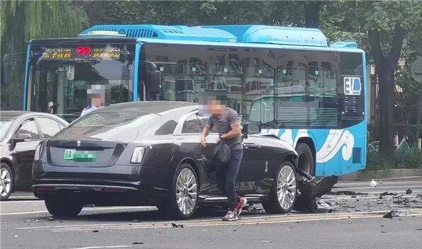 陈震谈劳斯莱斯车祸后续:对方为网约车<strong></p>
<p>区块链挖矿交易平台</strong>,已联系到伤者家属,会全力支付应该负担的赔偿