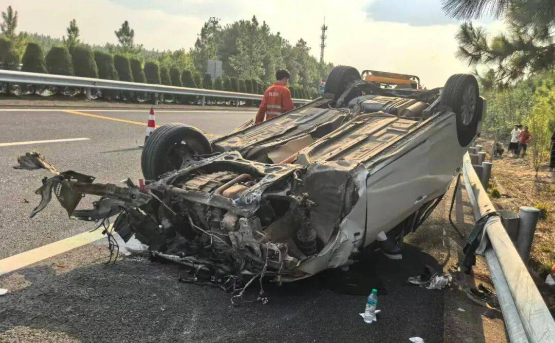 司机强行变道酿大祸<strong></p>
<p>区块链挖矿交易平台</strong>,反诬赖对方:“我要是撒谎就天打雷劈!”