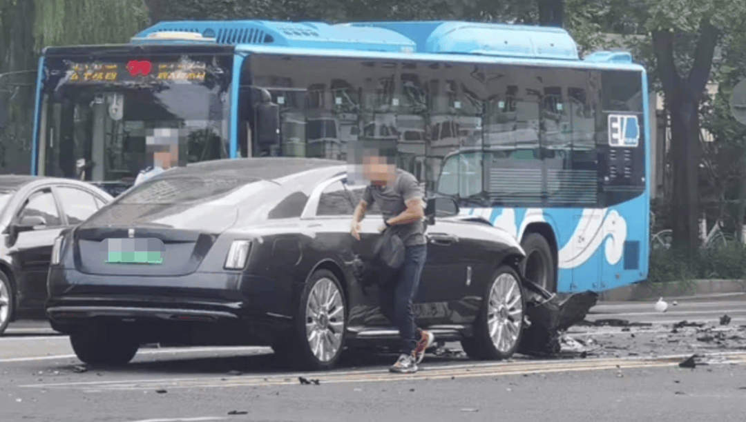 “劳斯莱斯逆行车祸”事件白车家属发声:“丈夫多处骨折!往后日子不知道怎么过”<strong></p>
<p>区块链挖矿交易平台</strong>,陈震深夜再道歉,并回应“我方律师会全力配合”