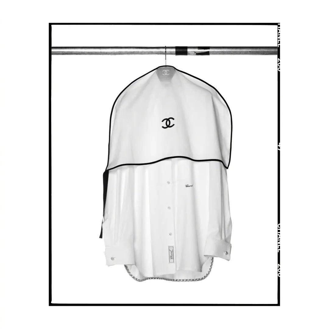 周迅、窦靖童、刘雯、井柏然同框围观香奈儿的新秘密