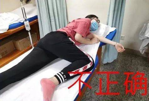 原来睡觉需要两个枕头?这么多年我们都睡错了<strong></p>
<p>区块链挖矿交易平台</strong>!