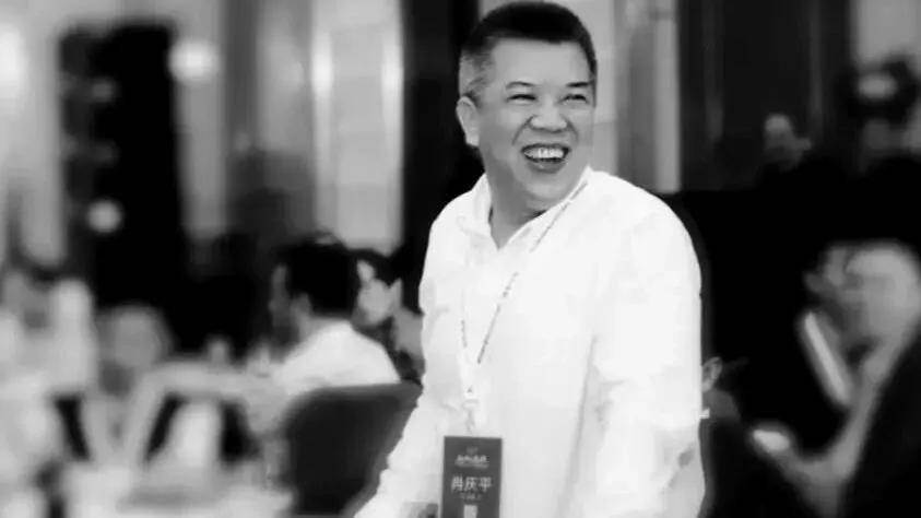 传宗馥莉被带走<strong></p>
<p>IPFS交易平台</strong>,娃哈哈董事会成员回应;资深天使投资人因车祸不幸离世;微信灰度测试一次性撤回全部消息;鸡排哥疑似成立工作室丨邦早报