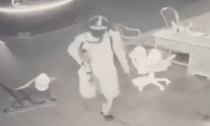 越南一家3口被枪杀<strong></p>
<p>IPFS交易平台</strong>，33岁男子被警方抓获，声称“为完成游戏任务”，抢走现金折合人民币140元