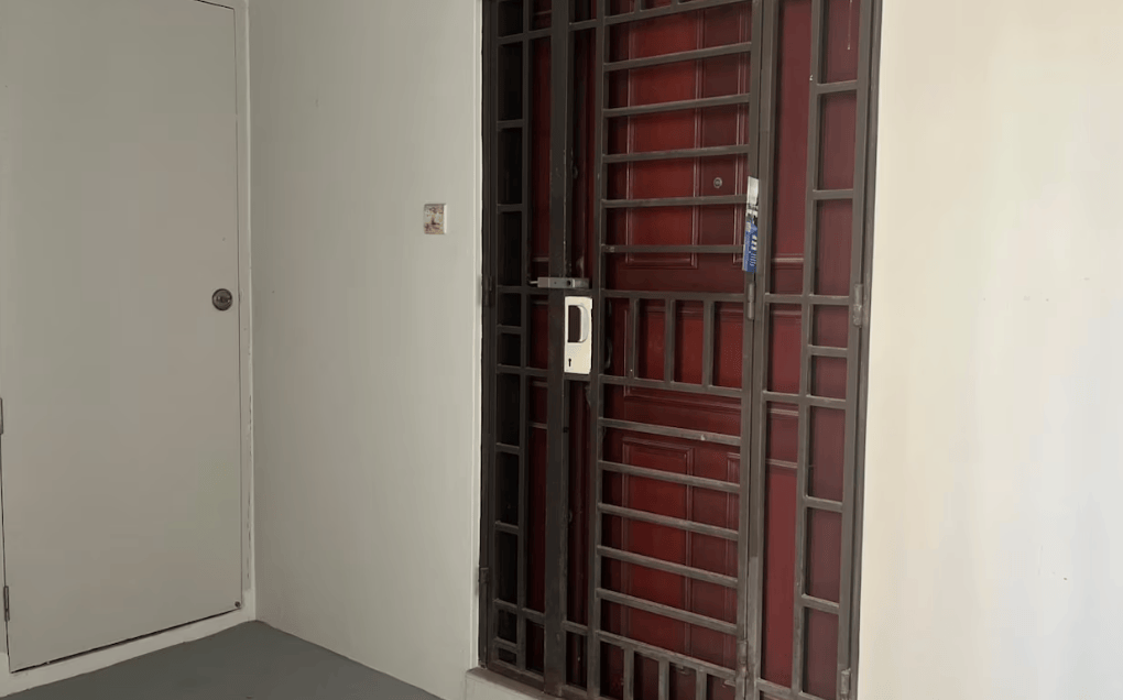 新加坡现双尸案:父亲成白骨<strong></p>
<p>火币交易官网</strong>,剑桥博士女儿疑饿死,一家来自东北